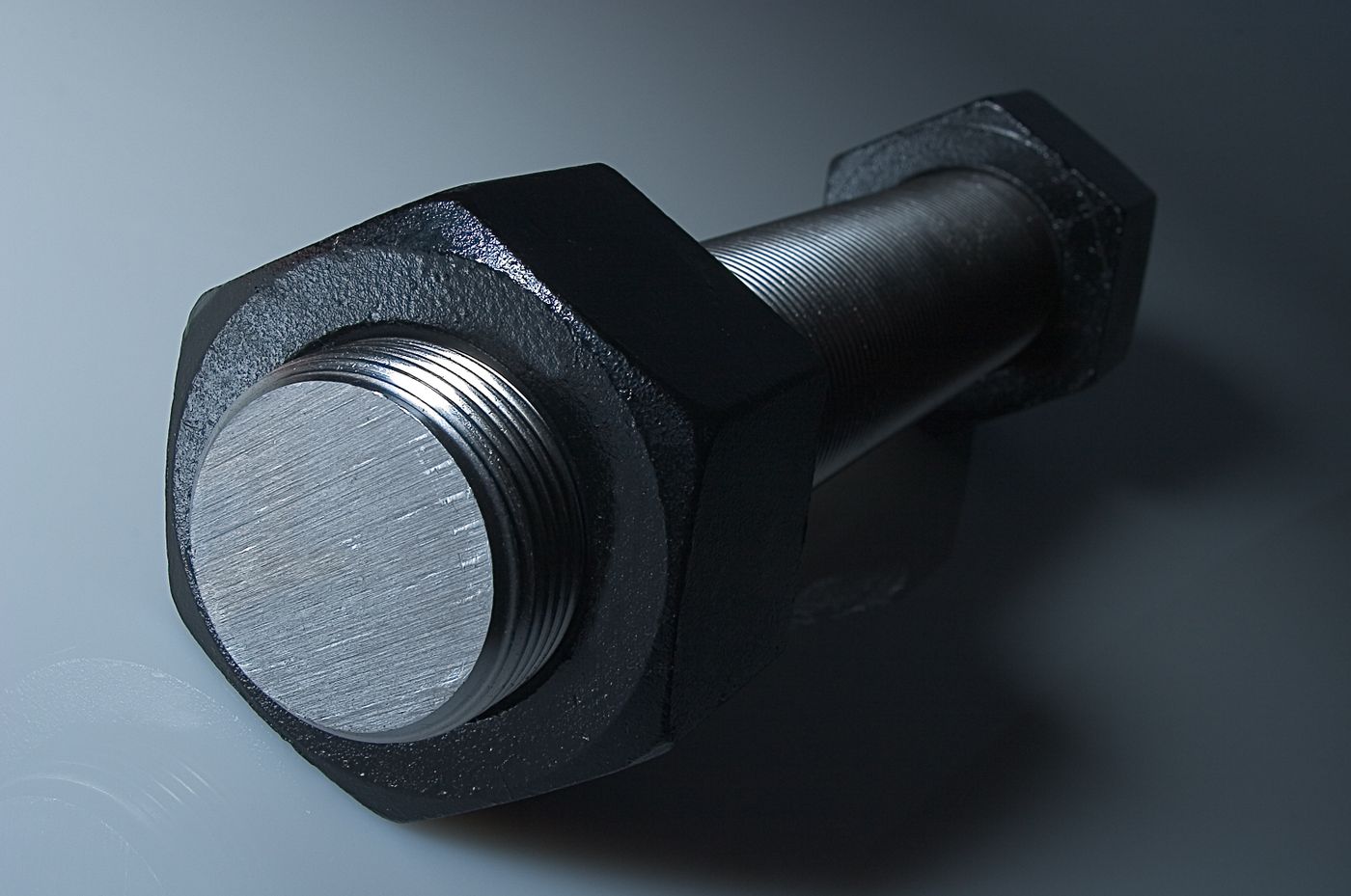 Heavy bolt and nut, machined and finished